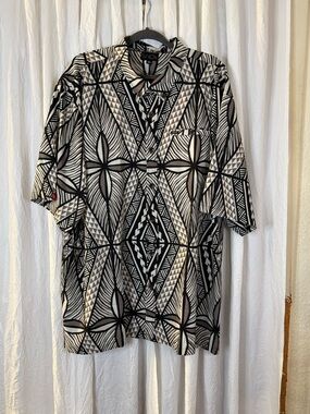 Tanoa Men’s Geometric Polynesian Designed Short-Sleeve Button-Down Shirt